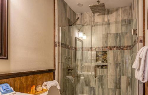 Cozy Lakefront Cabin on Lake Nantahala with Dock - Foto 7