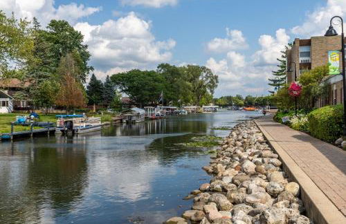 Entire Home on the water, 2 kayaks, Game room, Firepit, BBQ grill, Netflix WiFi - Foto 6