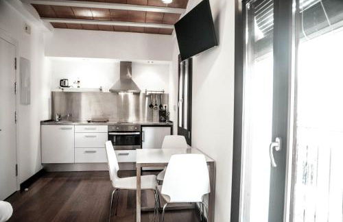 Barcelona Beach Apartments - Photo 13