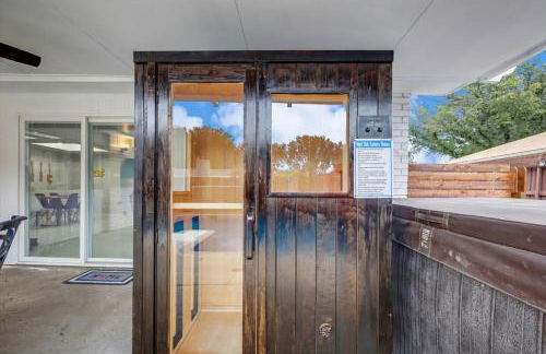 Luxurious 5BR 2BA Holiday Home with Pool, Grill, Sauna & Game Room - Foto 40