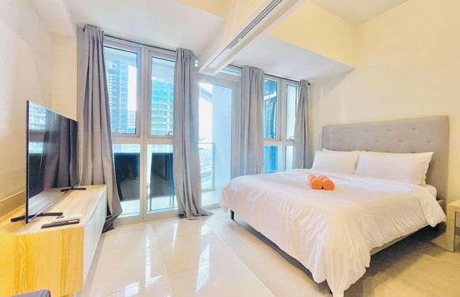 Uptown Parksuites 2 - Photo 2