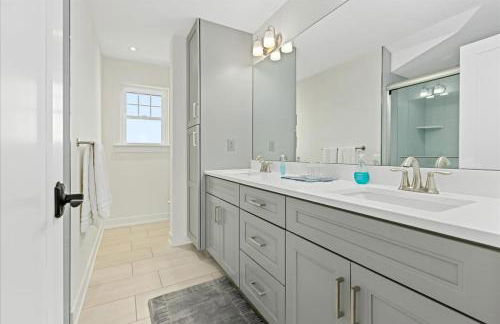 Spacious Newly Built Townhouse 2 blocks to Beach - Foto 44