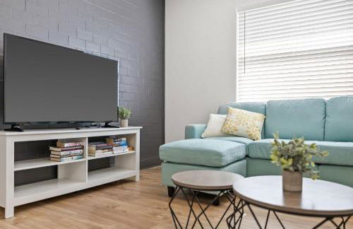 Sunny Palmetto Oasis: 4br Home With Private Pool 4 Bedroom Home by RedAwning - Photo 36