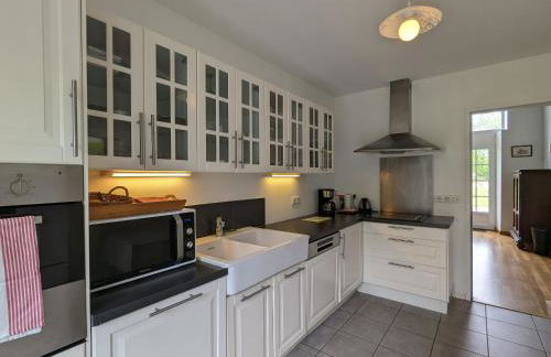 Maison de charme avec piscine couverte, vélos, barque et coin pêche, proche Châteauroux et George Sand - FR-1-591-168 - Foto 8