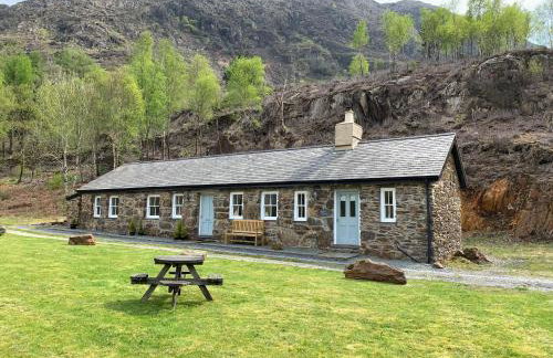 Sygun Cottage - Detached Cottage in the heart of the Snowdonia National Park - Photo 1