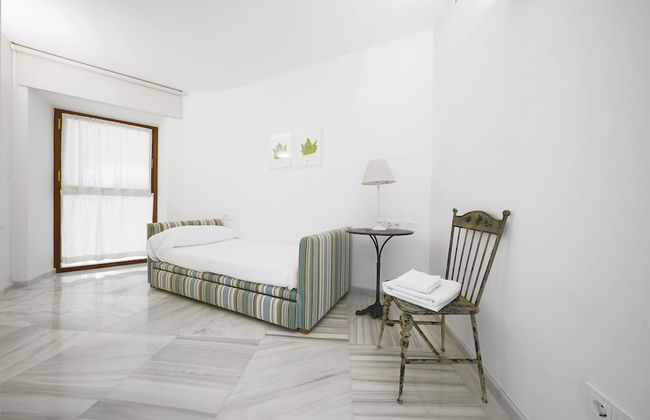 Numa Seville Molina - Foto 12