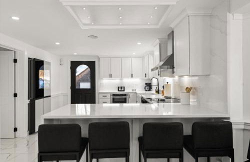 NEW Modern Barrel Getaway HOT TUB & Game Room - Foto 21