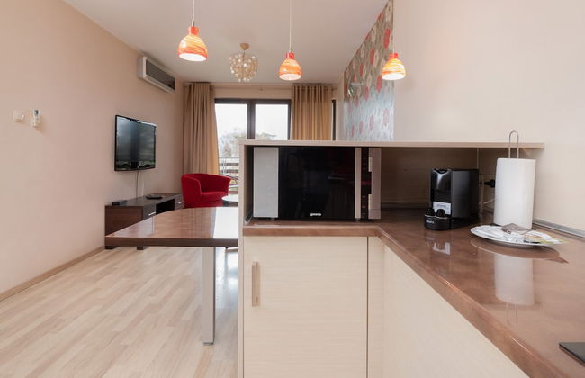 Elegant Apartment Seaside by Renters - Photo 4