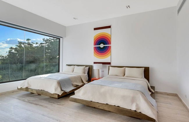 Modern 7BR Villa w Stunning Views of Golf Course - Photo 22