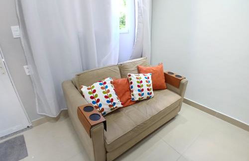Casa c AR - condomínio prox ParkShopping Cpo Grande a 30 minutos do Recreio, c 2 TVs Smart de 50 e 43 polegadas-varanda privativa- cozinha completa e séries liberadas - CS4 - Photo 20