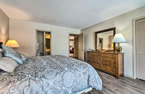 Single-Story Fairfield Bay Condo with Deck! - Foto 20