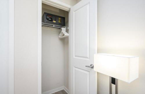 Brand New Modern Vista Cay Reserve Condo - 5008 - Photo 36