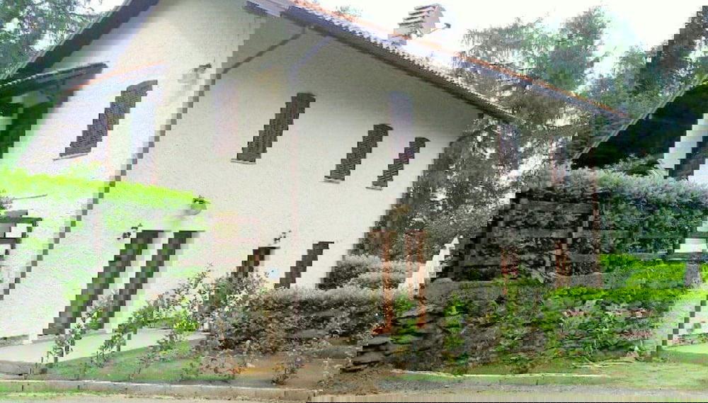 Cottage in Intra With Lake and Mountain Views - Foto 1, Imagen principal