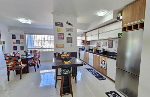 Apartamento centralizado à poucas quadras do mar. - Foto 9