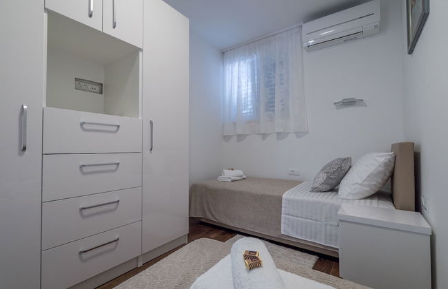 Drop In Split Suites - Photo 7