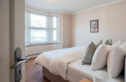 Spacious home 3 min from station - Photo 10