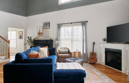 Modern Home next to Vanderbilt Campus with Parking, Screened Porch & Workspace, Walk to Hillsboro Village, Fido & Pancake Pantry, Minutes to Music Row, 12 South & Broadway, Perfect for Families, Friends & University Visits - Foto 15