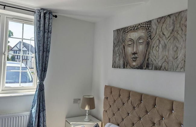 Tranquil Studio Retreat With Free Parking - Photo 11