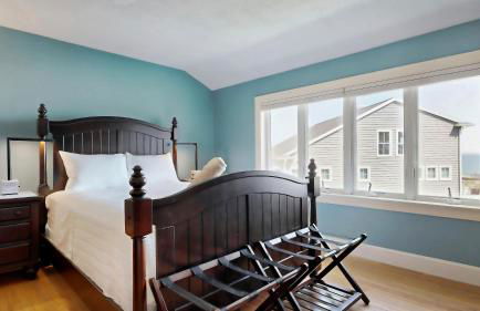 Beauty on the Beach by Bayley Vacation Rentals - Photo 25