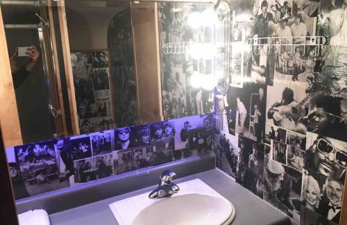 Stay Like a Rock Star Tour Bus in Durham NC - Foto 19