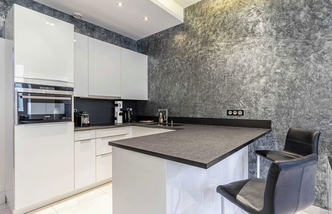 Large Renovated Studio - rue Hoche - Cannes Center - Foto 3