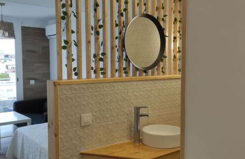 "Estudio con balcón" A 9 min en metro del centro de Sevilla - Photo 9