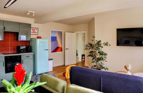 Designer Penthouse with City Views - Foto 19