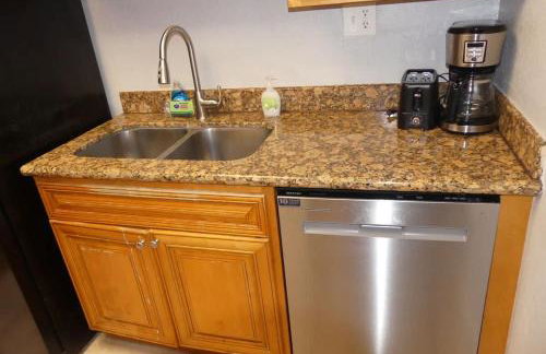 Beautiful 2-Bedroom Condo Near Universal and other Orlando Attractions, King Bed & Wi-Fi - Foto 15
