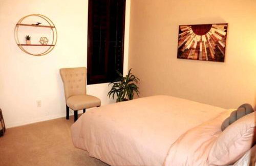 Phoenix Home with heated pool, desert views & hot tub - Foto 20