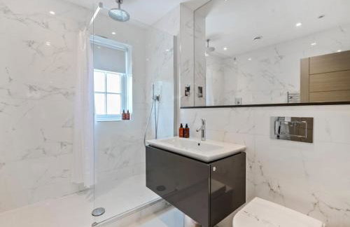 Large Comfortable & Private Home in Fetcham - Pass the Keys - Foto 15