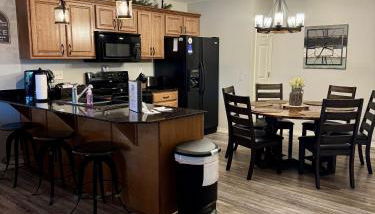 Lakefront Condo A-1 with Large Balcony - Foto 3