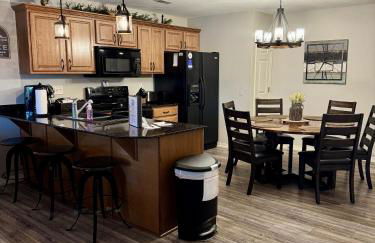 Lakefront Condo A-1 with Large Balcony - Foto 3