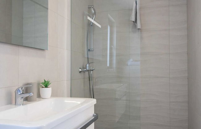 Dazzling Kaštel Novi Villa With Private Pool and Scenic Sea Views - Foto 33