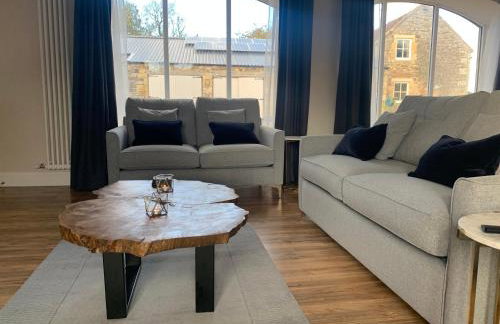 The Carthouse (Luxury 2 bed with private hot tub) - Photo 14