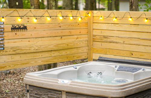 Private Hot Tub Tree-Lined Poconos Home! - Foto 30