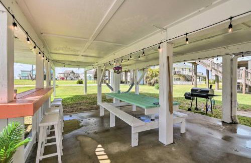 Lively Galveston Home with Deck and Beach Views! - Foto 2