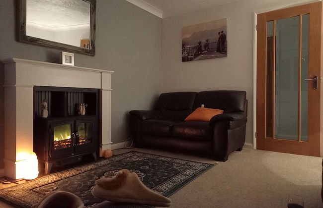 Charming Wentworth Lodge With Countryside Views - Photo 15