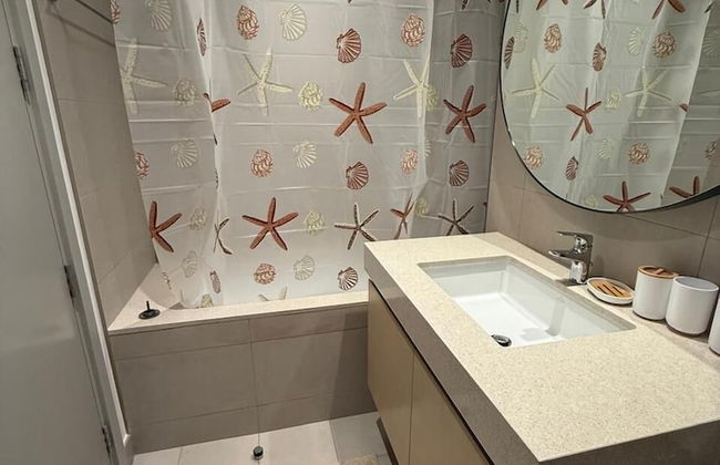 Elegant Stay in Ranches Villa - Photo 44