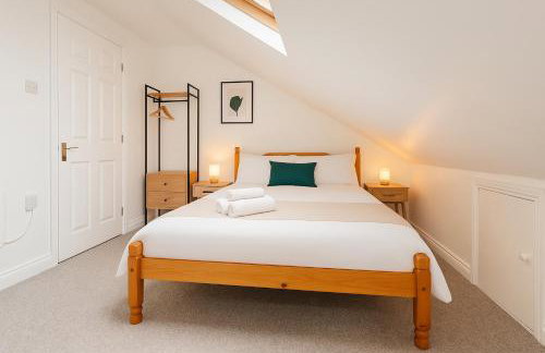 8 Person, 4 Bedroom Light, Warm & Modern Apartment - Foto 20