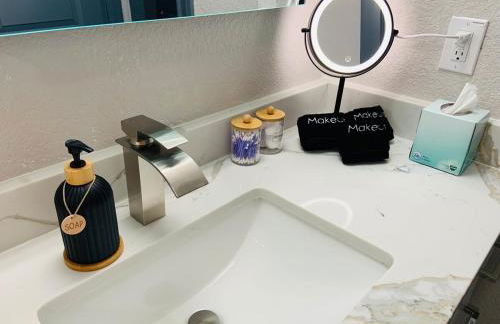 Family Modern Comfy Home in DFW - Foto 11