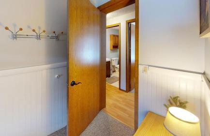 Chandler Hill Base Camp - Enjoy A Nature Getaway in this Rustic Home in the Mountains, 10 minutes from Sunday River Ski Mountain! home - Foto 53