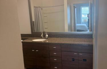 Villa Marina - AMAZING Modern, Spacious, Stylish 2 Master Suites in CENTRAL Marina Del Rey - Photo 48