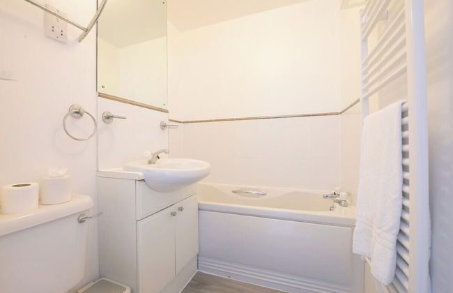 2 Bed Apartment Overlooking Water - Foto 52