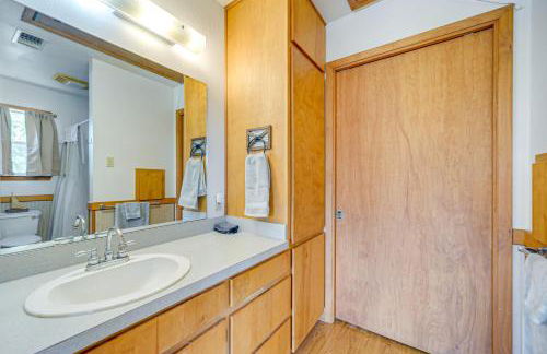 Pet-Friendly Hill Country Retreat with Deck! - Photo 14