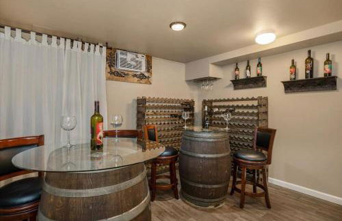 Theatrical Escape South Hill Home near Downtown - Foto 24