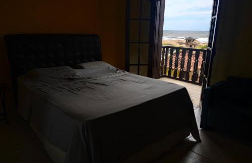 Cabo Frio, Piscina de frente pro Mar, Pé na areia - Foto 26