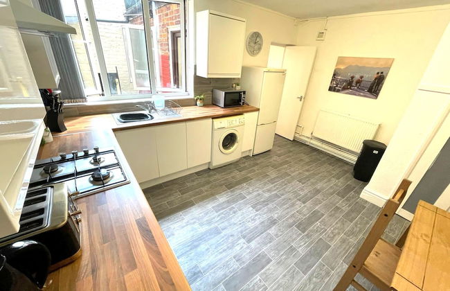 Spacious 2-bed Apartment With Hot tub and Parking - Foto 10