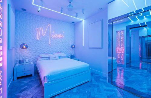 Versace Mansion Neighbor (Floor 1) Sleeps 9 - Foto 33