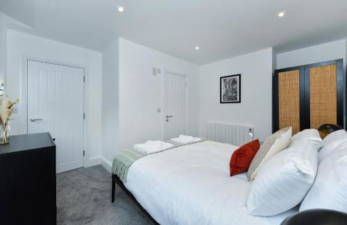 Stylish Flat with En-Suites Near Nature & Amenities - Foto 16