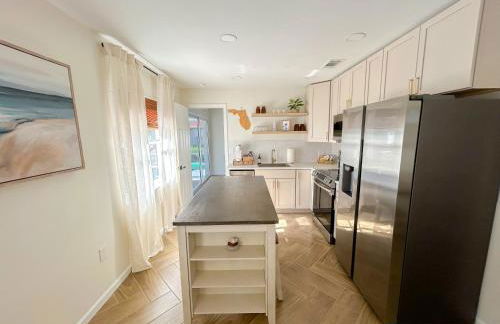 Waterfront retreat with kayaks, walk to the beach - Foto 6